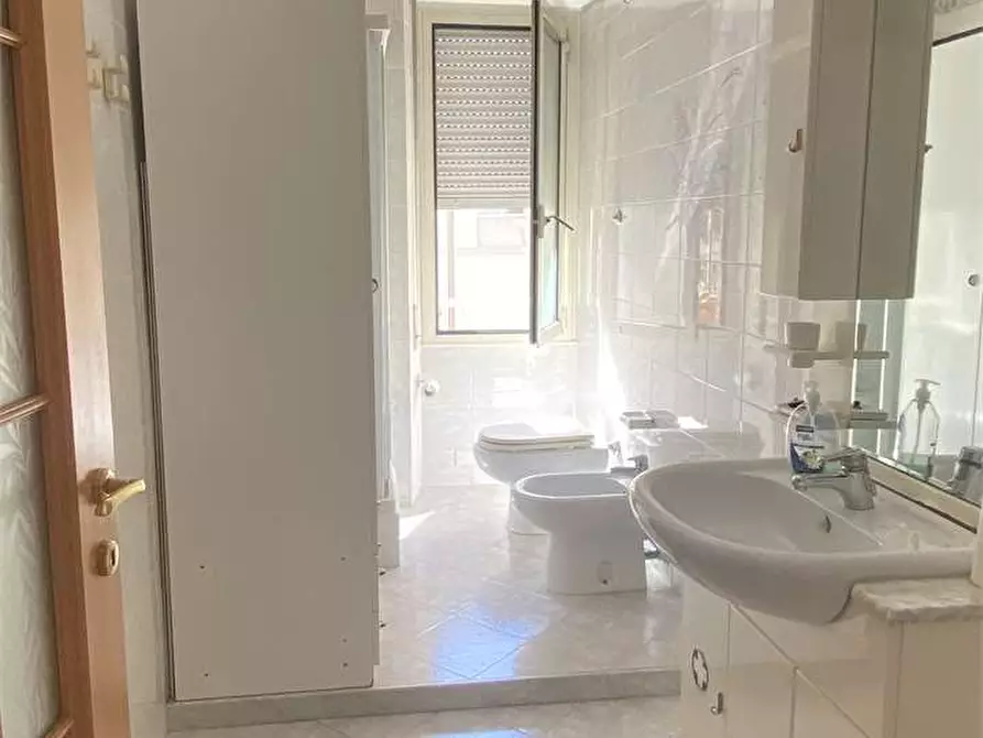 Immagine 13 di Ufficio in affitto  a Cagliari