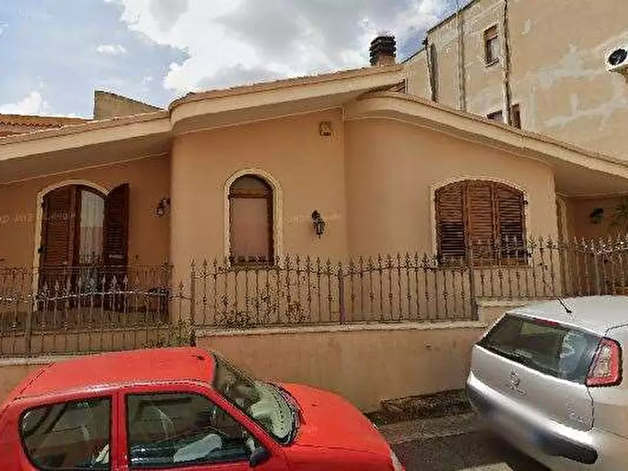 Immagine 1 di Casa indipendente in vendita  in Via Tiepolo  15 a Sinnai