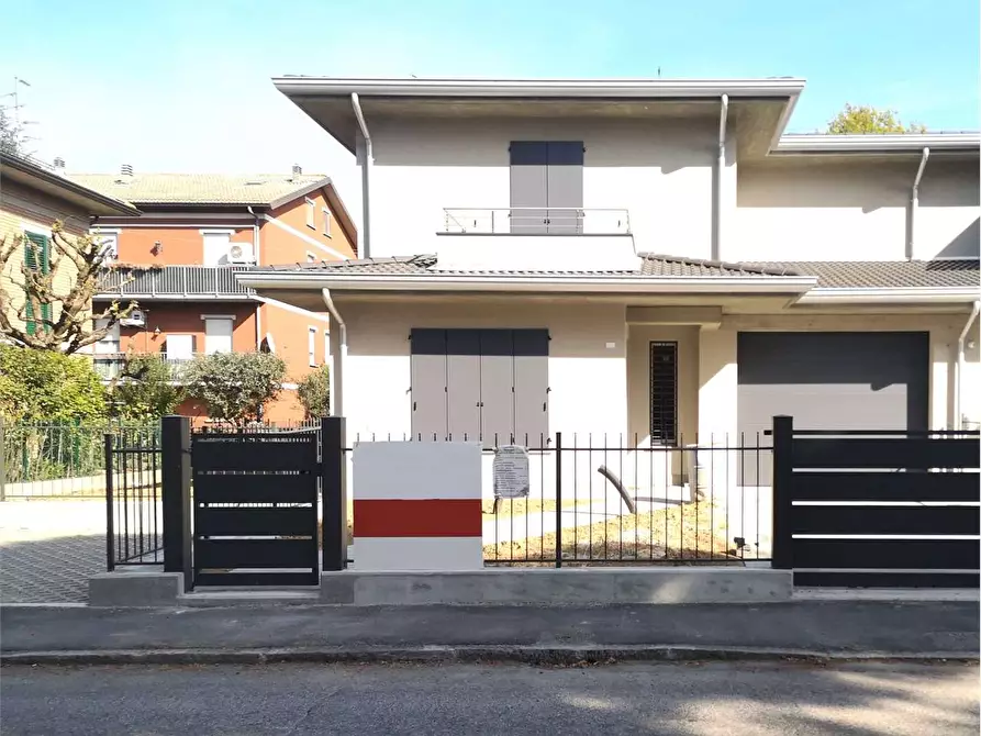 Immagine 23 di Casa bifamiliare in vendita  a Reggio Nell'emilia