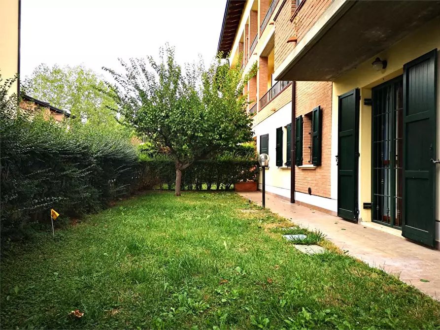 Immagine 1 di Villetta a schiera in vendita  a Reggio Nell'emilia