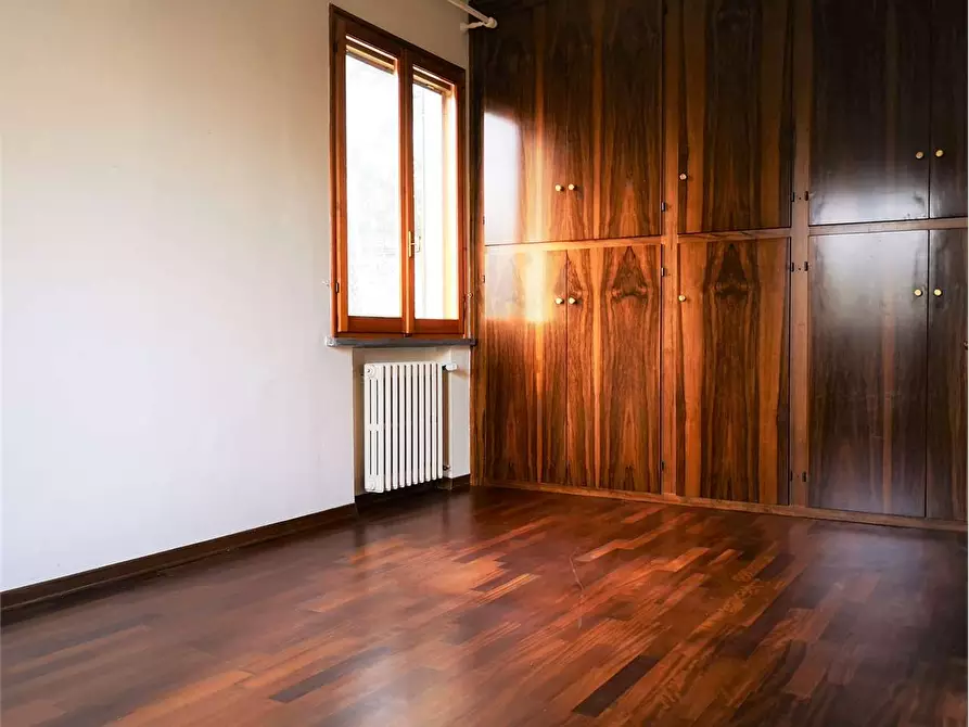 Immagine 9 di Villa in vendita  a Quattro Castella