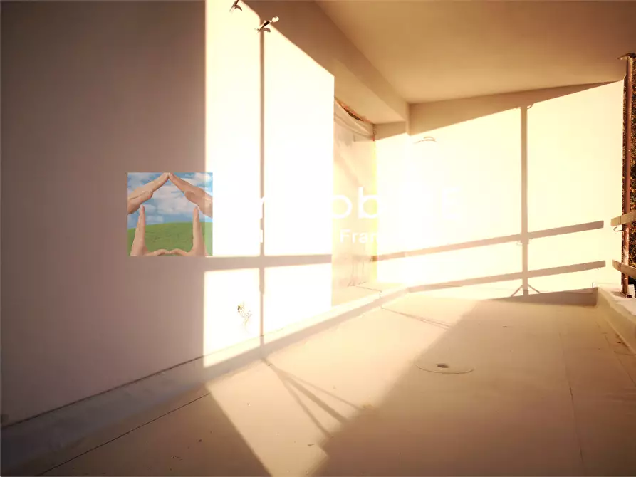 Immagine 8 di Appartamento in vendita  a Reggio Nell'emilia