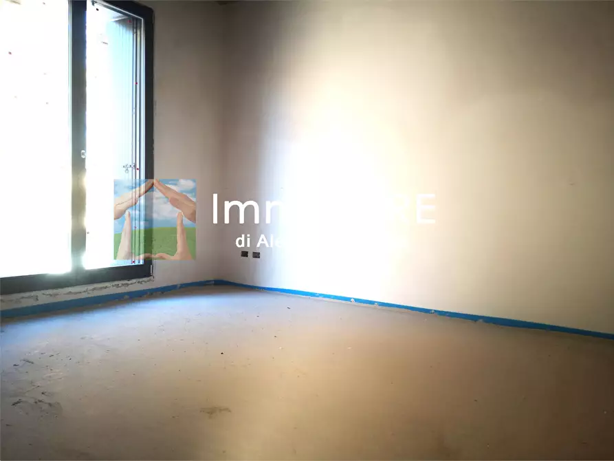 Immagine 18 di Appartamento in vendita  a Reggio Nell'emilia