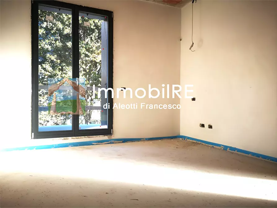 Immagine 13 di Appartamento in vendita  a Reggio Nell'emilia