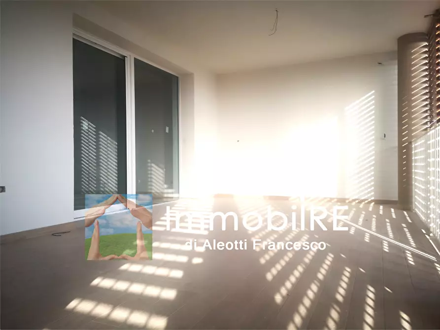 Immagine 2 di Appartamento in vendita  a Reggio Nell'emilia