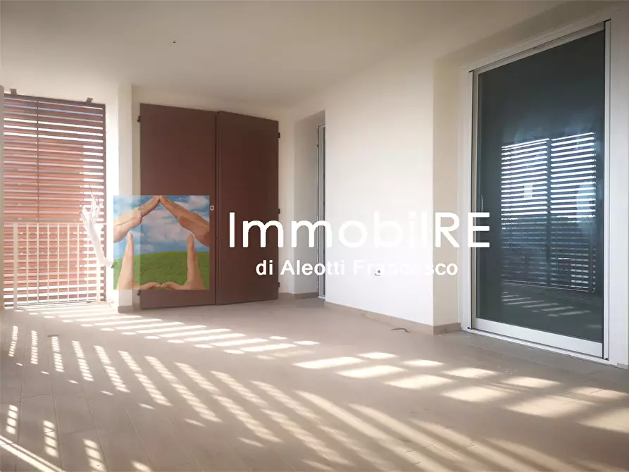 Immagine 3 di Appartamento in vendita  a Reggio Nell'emilia