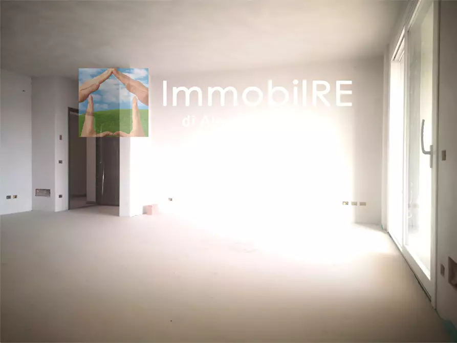 Immagine 6 di Appartamento in vendita  a Reggio Nell'emilia