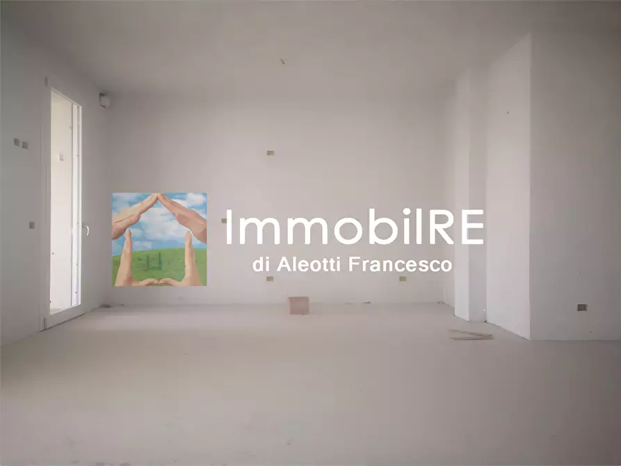 Immagine 7 di Appartamento in vendita  a Reggio Nell'emilia