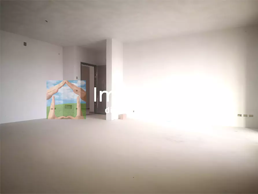 Immagine 8 di Appartamento in vendita  a Reggio Nell'emilia