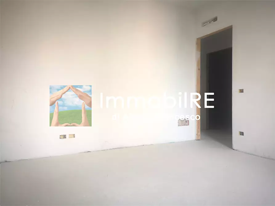 Immagine 10 di Appartamento in vendita  a Reggio Nell'emilia