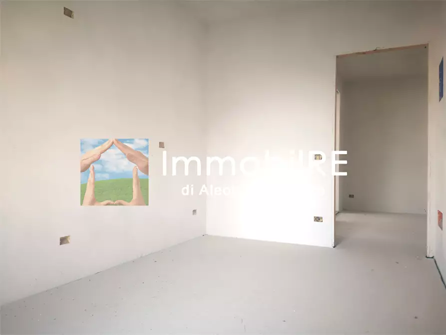 Immagine 16 di Appartamento in vendita  a Reggio Nell'emilia