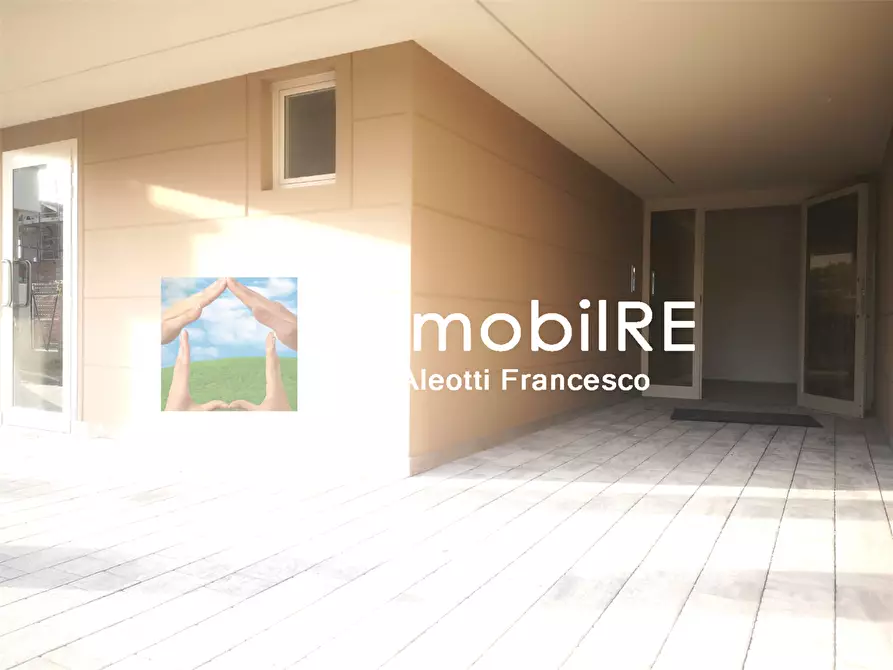 Immagine 21 di Appartamento in vendita  a Reggio Nell'emilia