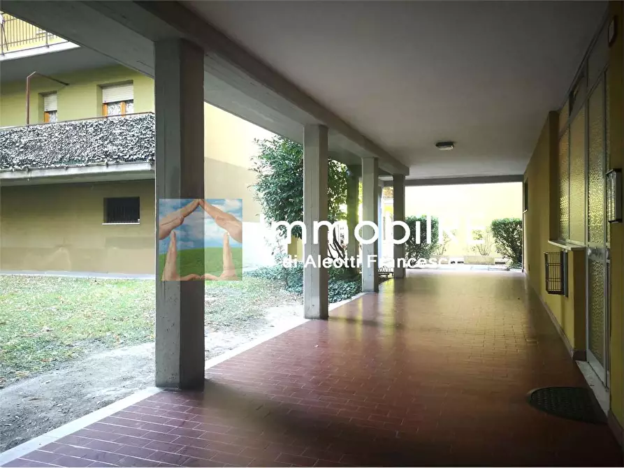 Immagine 39 di Appartamento in vendita  a Reggio Nell'emilia