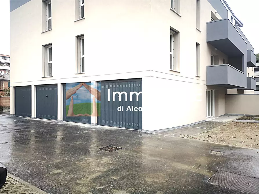 Immagine 1 di Appartamento in vendita  a Reggio Nell'emilia