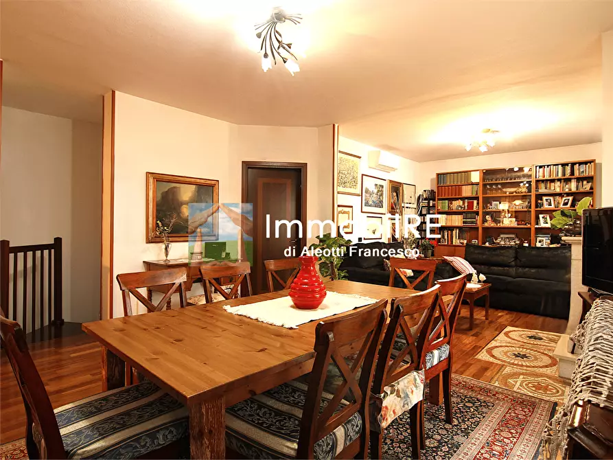 Immagine 7 di Maisonette in vendita  a Reggio Nell'emilia