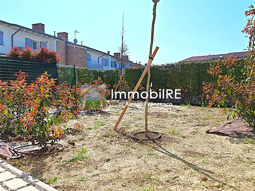 Immagine 4 di Appartamento in vendita  a Reggio Nell'emilia