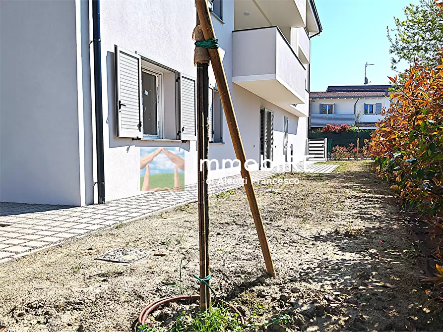 Immagine 2 di Appartamento in vendita  a Reggio Nell'emilia