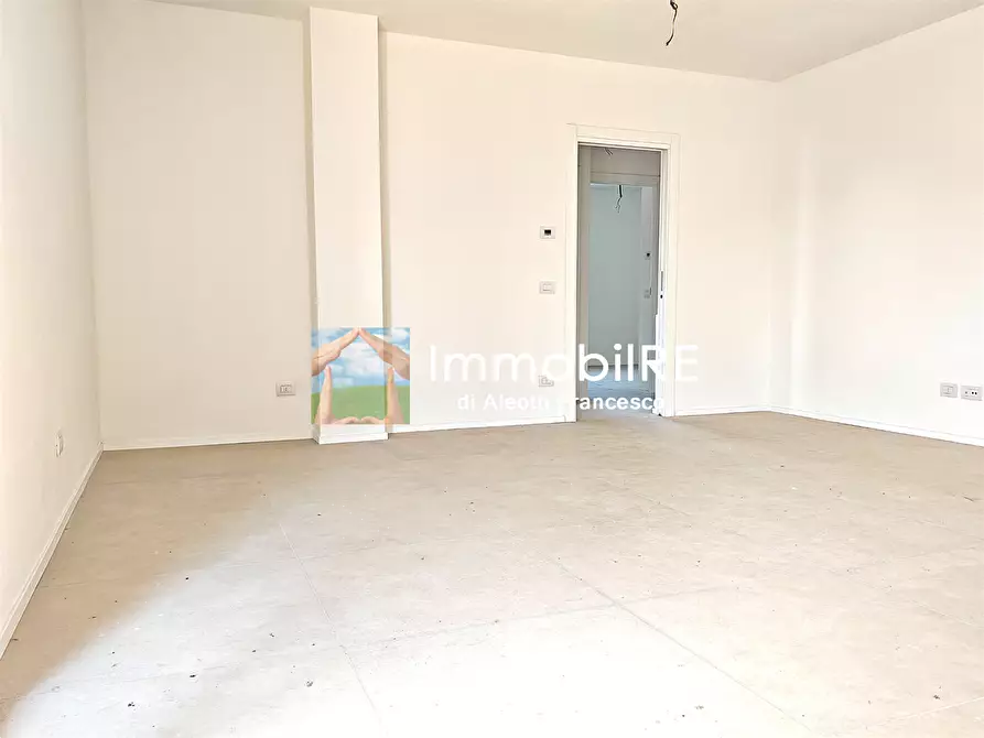 Immagine 7 di Appartamento in vendita  a Reggio Nell'emilia