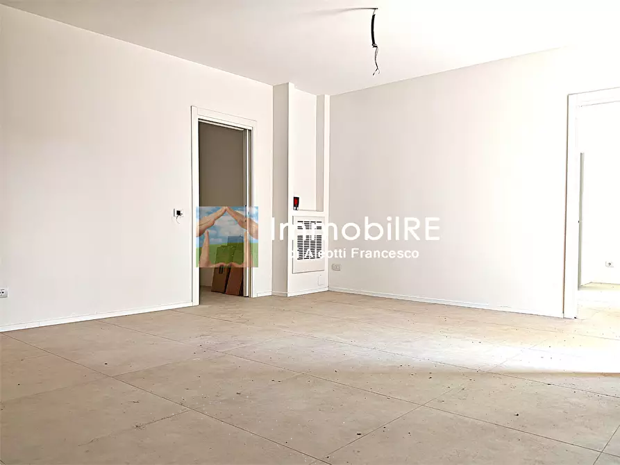 Immagine 6 di Appartamento in vendita  a Reggio Nell'emilia