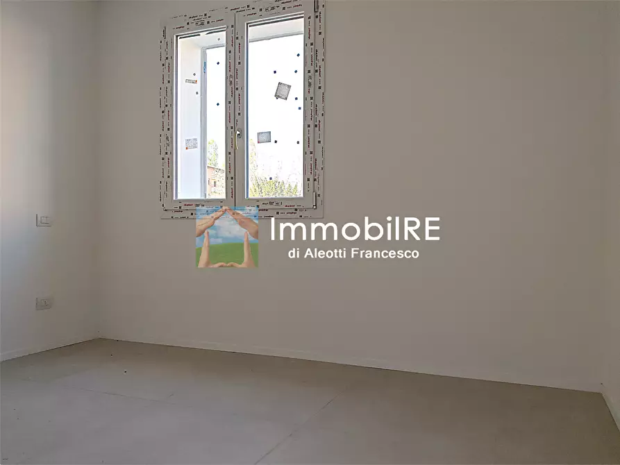 Immagine 22 di Appartamento in vendita  a Reggio Nell'emilia