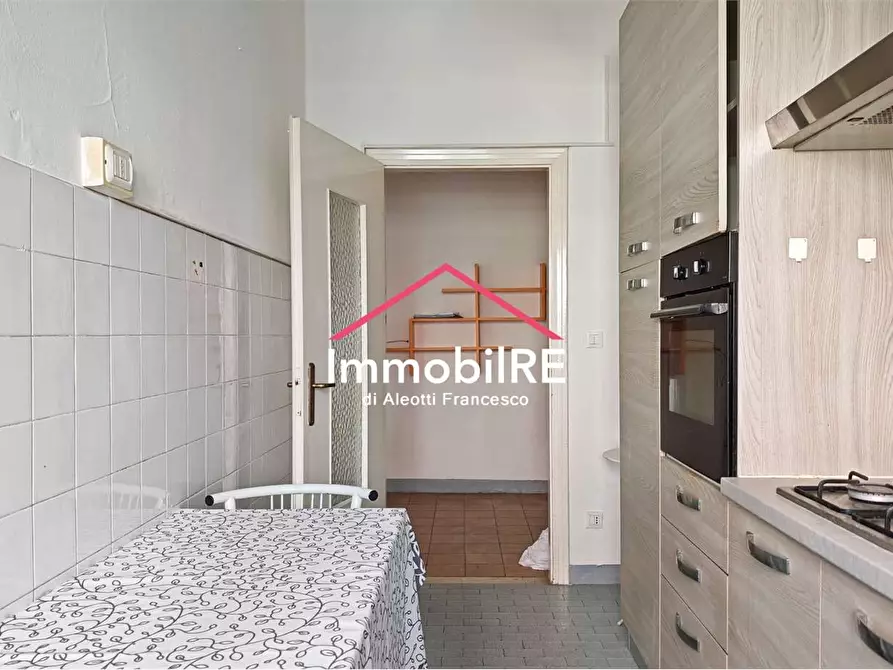 Immagine 7 di Appartamento in vendita  a Reggio Nell'emilia