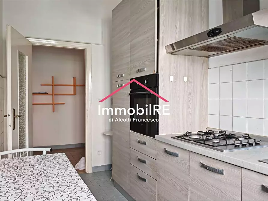 Immagine 6 di Appartamento in vendita  a Reggio Nell'emilia