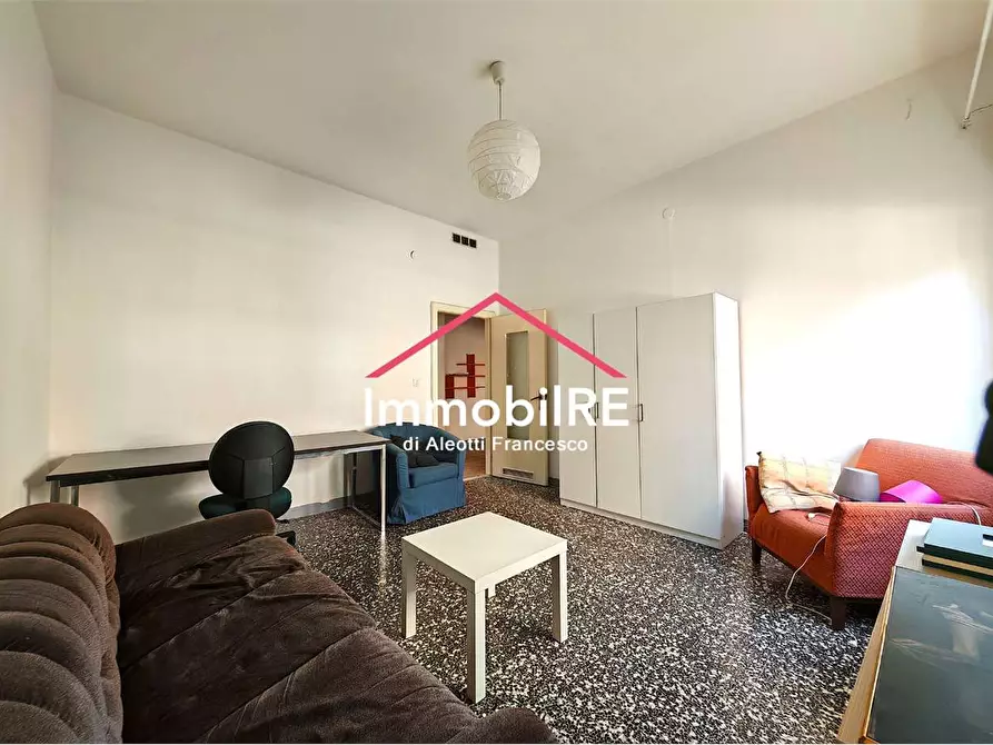 Immagine 2 di Appartamento in vendita  a Reggio Nell'emilia