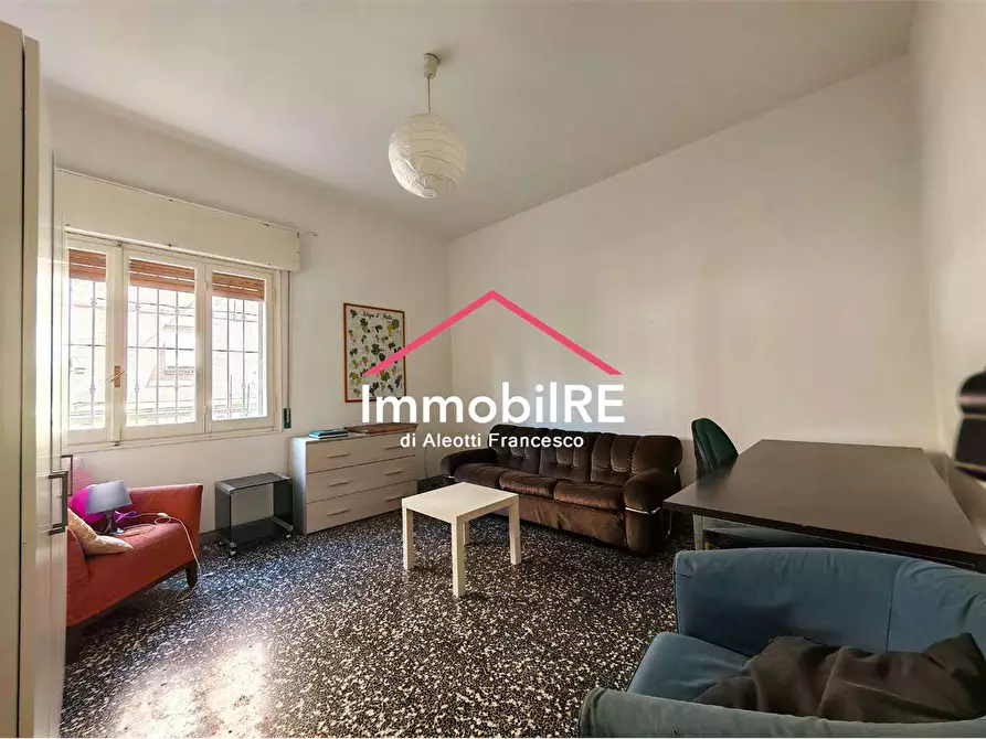 Immagine 1 di Appartamento in vendita  a Reggio Nell'emilia