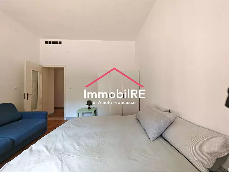 Immagine 12 di Appartamento in vendita  a Reggio Nell'emilia