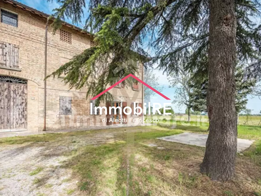 Immagine 11 di Rustico / casale in vendita  a Reggio Nell'emilia