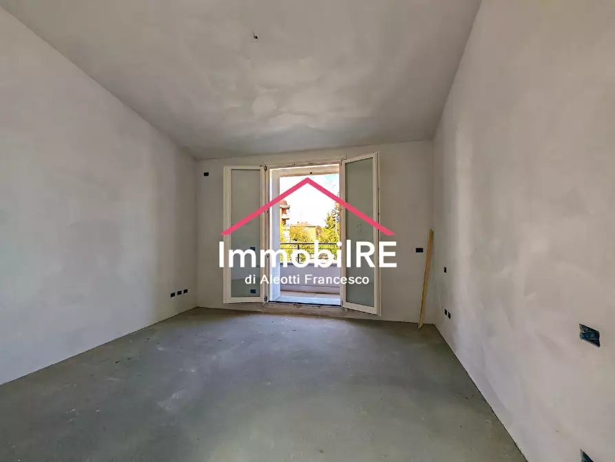 Immagine 9 di Casa bifamiliare in vendita  a Reggio Nell'emilia