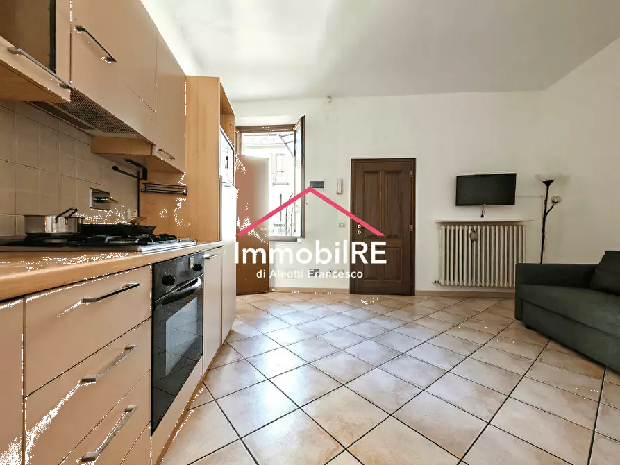 Immagine 14 di Appartamento in vendita  a Reggio Nell'emilia