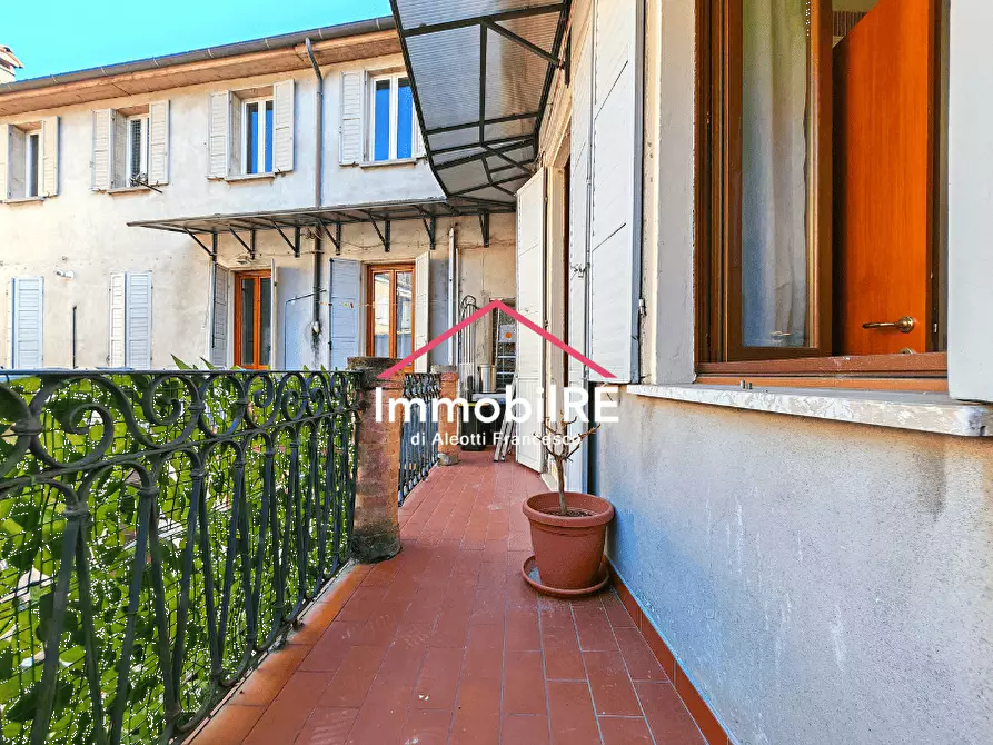 Immagine 17 di Appartamento in vendita  a Reggio Nell'emilia