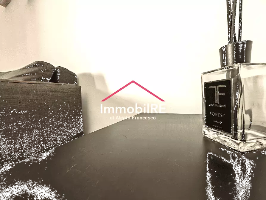 Immagine 11 di Appartamento in vendita  a Reggio Nell'emilia