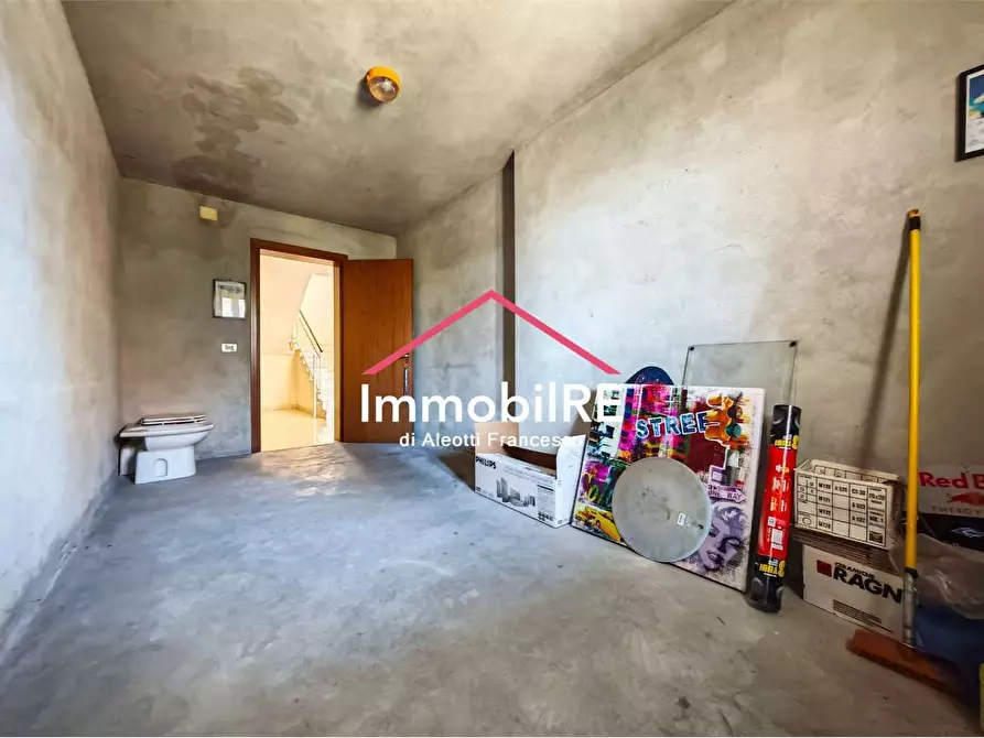 Immagine 41 di Appartamento in vendita  a Canossa