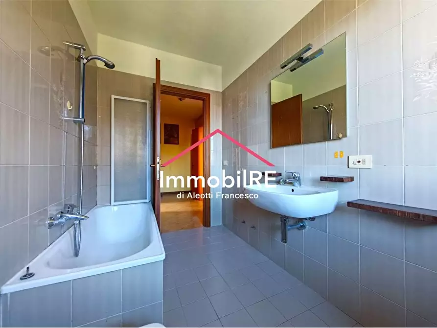 Immagine 34 di Appartamento in vendita  a Canossa