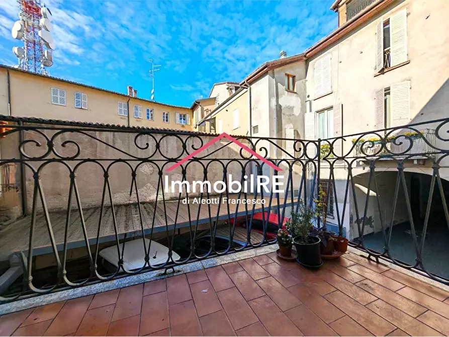 Immagine 9 di Appartamento in vendita  a Reggio Nell'emilia