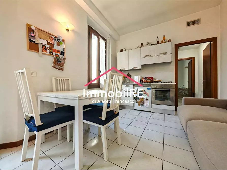 Immagine 7 di Appartamento in vendita  a Reggio Nell'emilia