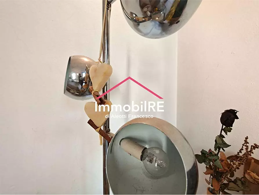 Immagine 12 di Appartamento in vendita  a Reggio Nell'emilia