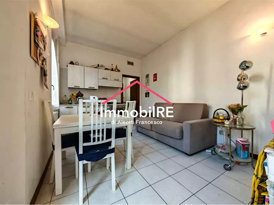 Immagine 13 di Appartamento in vendita  a Reggio Nell'emilia