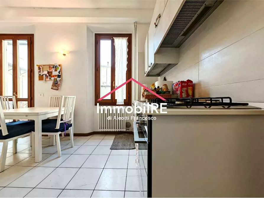 Immagine 6 di Appartamento in vendita  a Reggio Nell'emilia