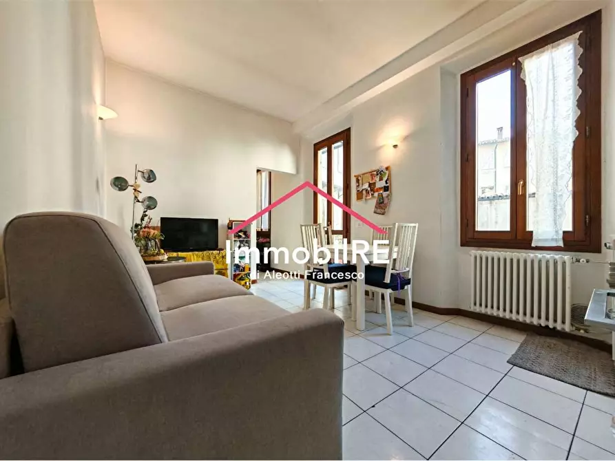 Immagine 2 di Appartamento in vendita  a Reggio Nell'emilia