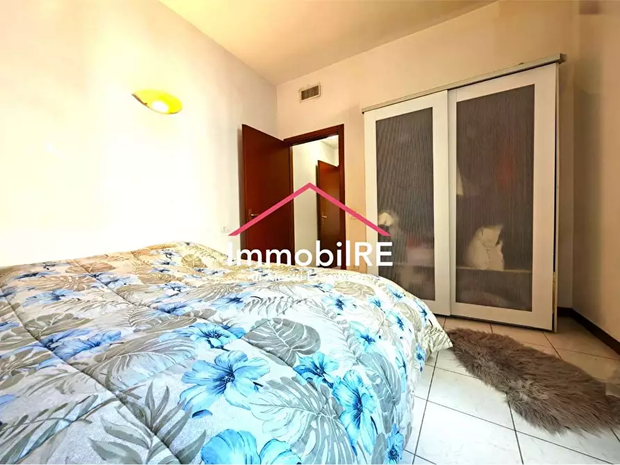 Immagine 18 di Appartamento in vendita  a Reggio Nell'emilia