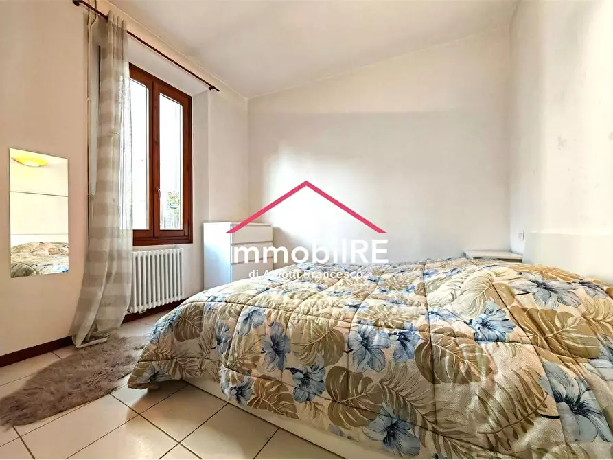 Immagine 15 di Appartamento in vendita  a Reggio Nell'emilia