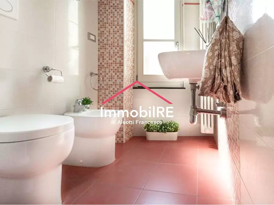 Immagine 8 di Appartamento in affitto  a Reggio Nell'emilia