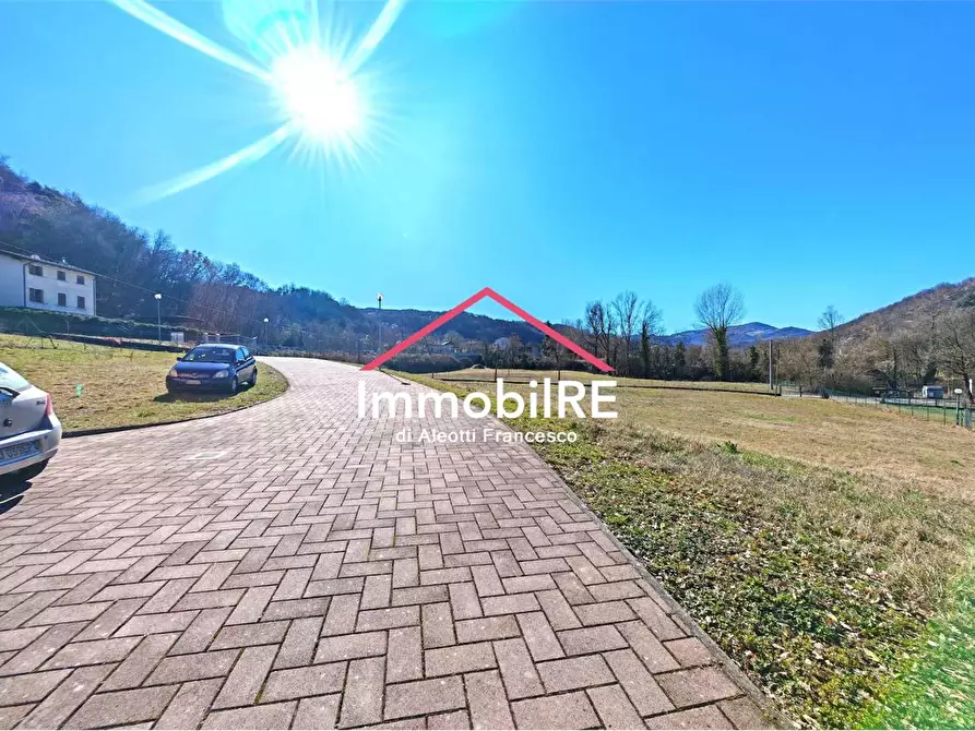 Immagine 50 di Appartamento in vendita  a Canossa