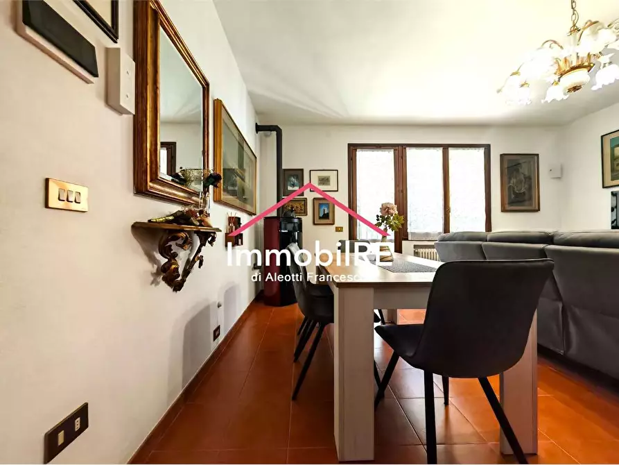 Immagine 8 di Appartamento in vendita  a Canossa