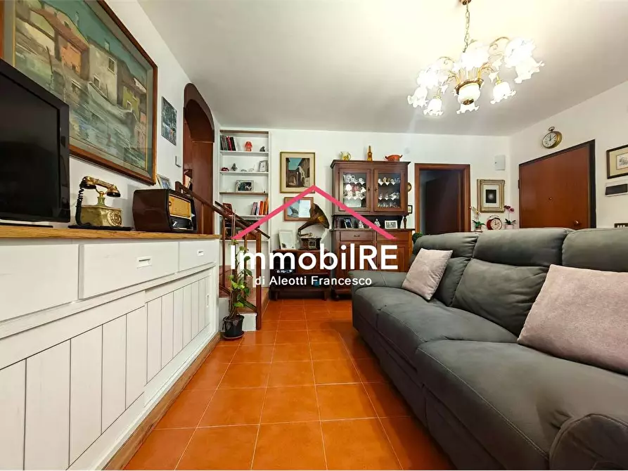 Immagine 16 di Appartamento in vendita  a Canossa