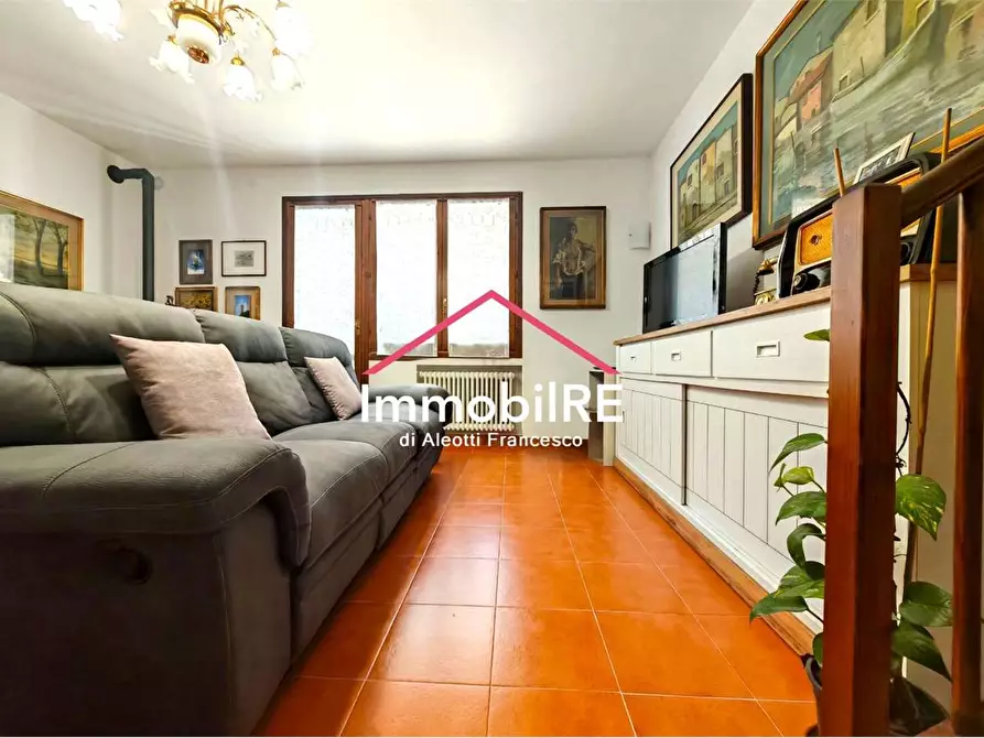 Immagine 17 di Appartamento in vendita  a Canossa