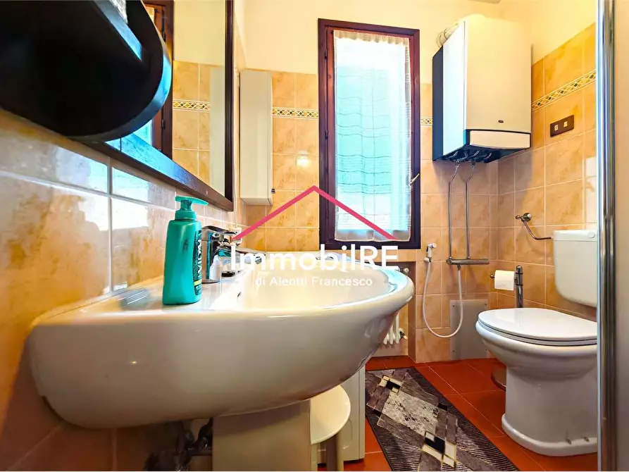 Immagine 33 di Appartamento in vendita  a Canossa